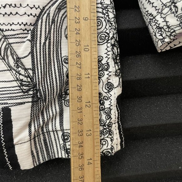 Chico's Women's Size 0 Black & White Embroidered Blazer Jacket 3/4 Sleeve - Picture 11 of 14